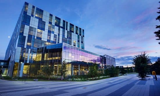 Đại học Calgary là một trong những cơ sở nghiên cứu công lập tốt nhất ở Canada.